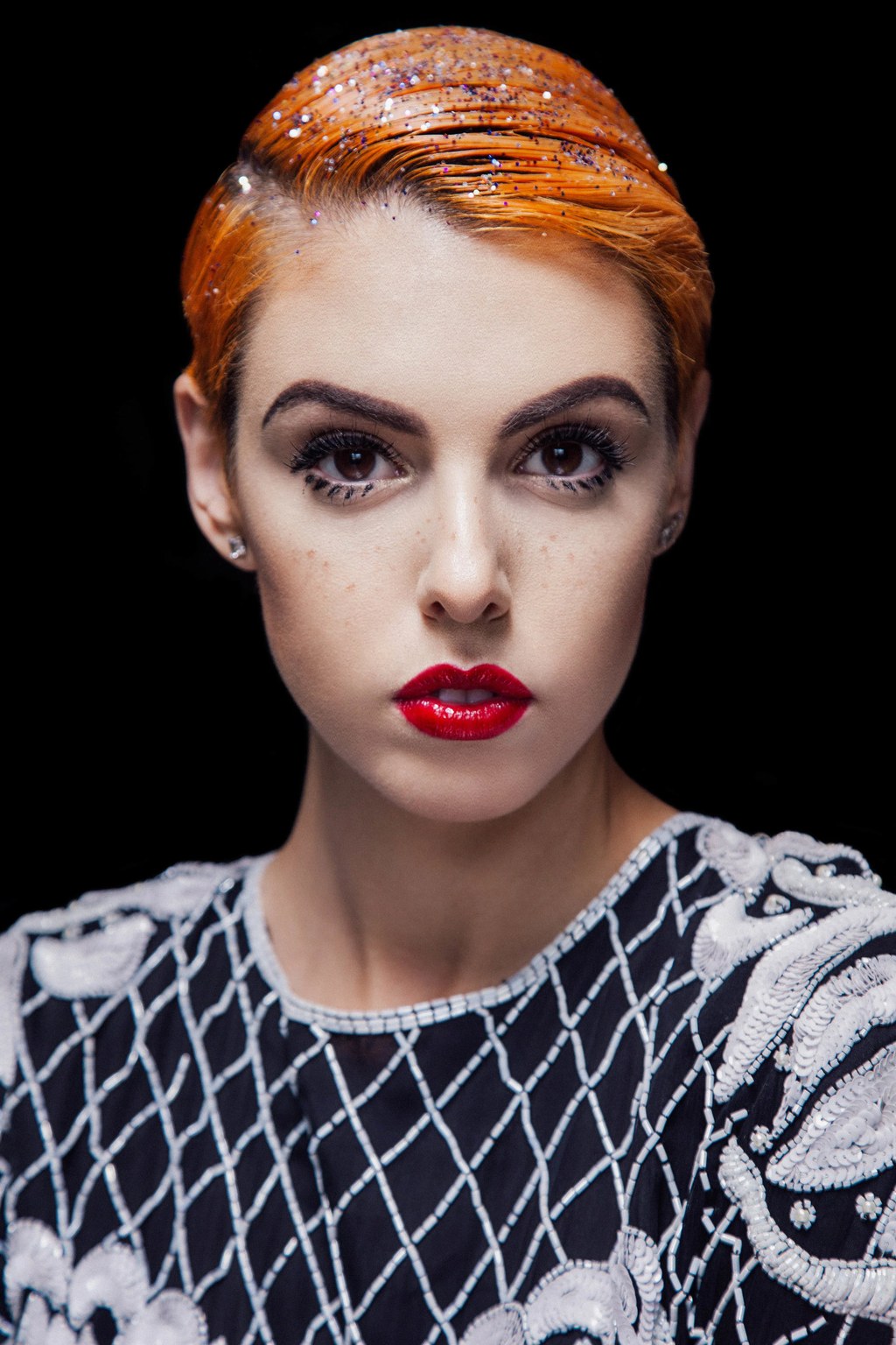 Editorial beauty hair and makeup by Maria Ana Mi, look 2
